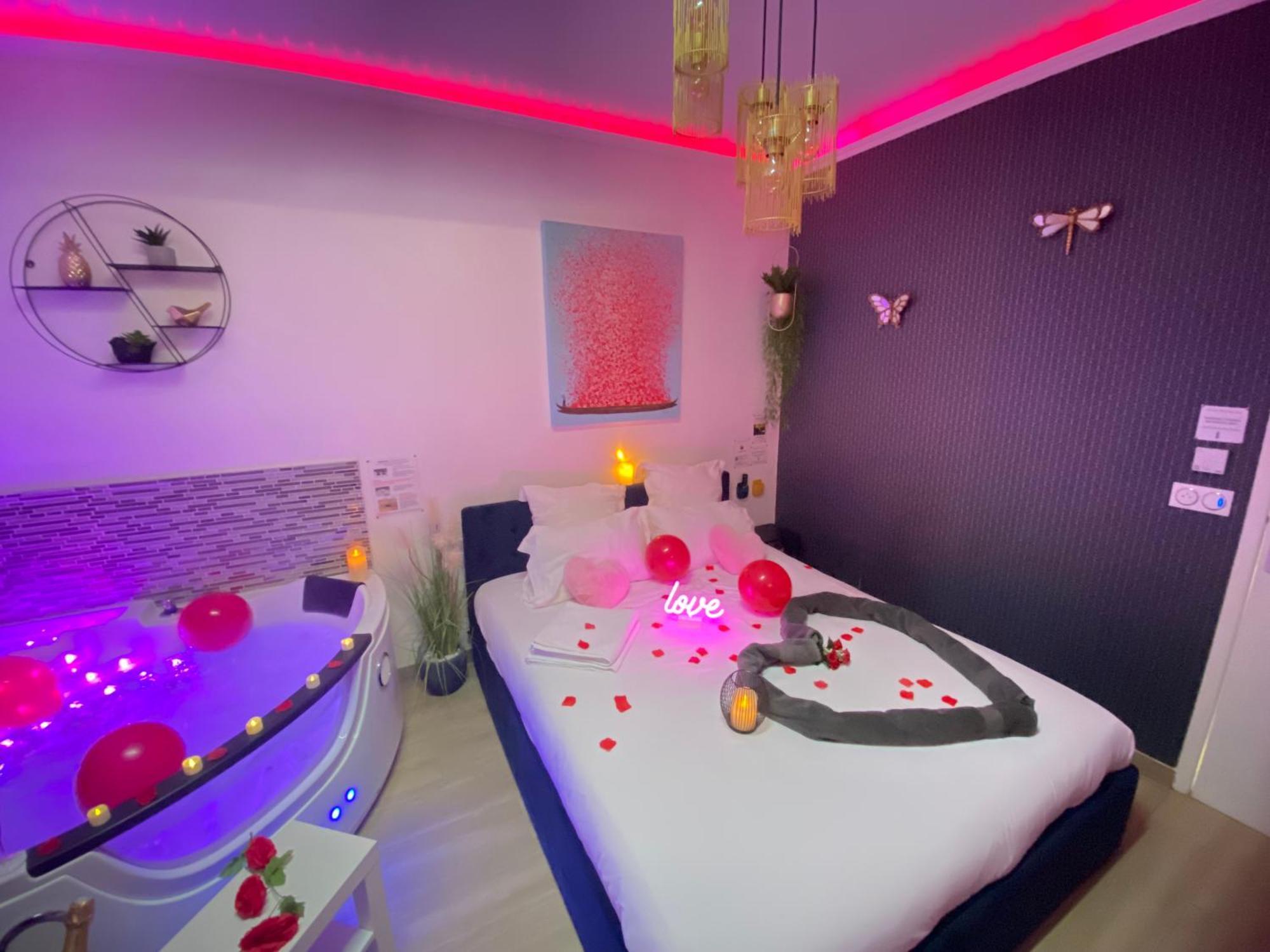 L'Escale Balneo'Romantique - Loveroom - Jacuzzi & Petit Dejeuner Villiers-sur-Marne Exterior foto